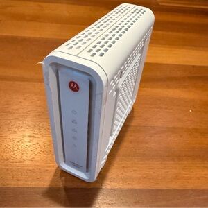Motorola SURFboard SB6141 DOCSIS 3.0 Cable Modem – High Speed Internet (SB6141)